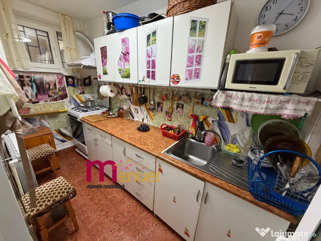 Apartament 2 camere,Piata Neptun, etaj 1 