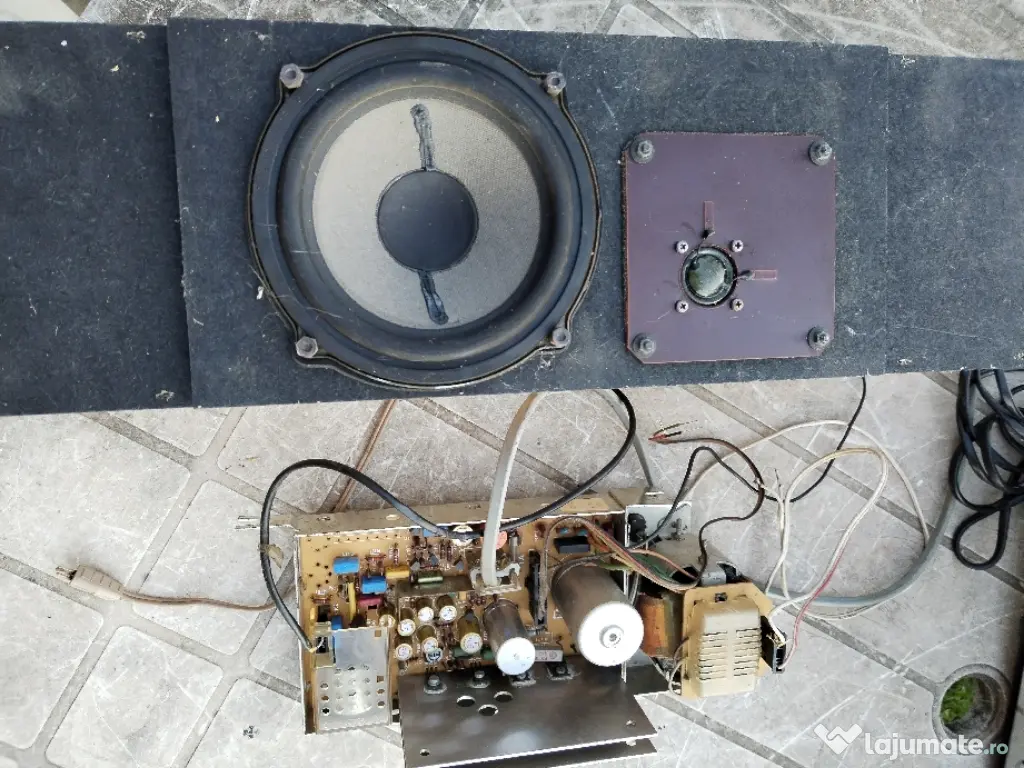 Boxă cu amplificator tv grundig 