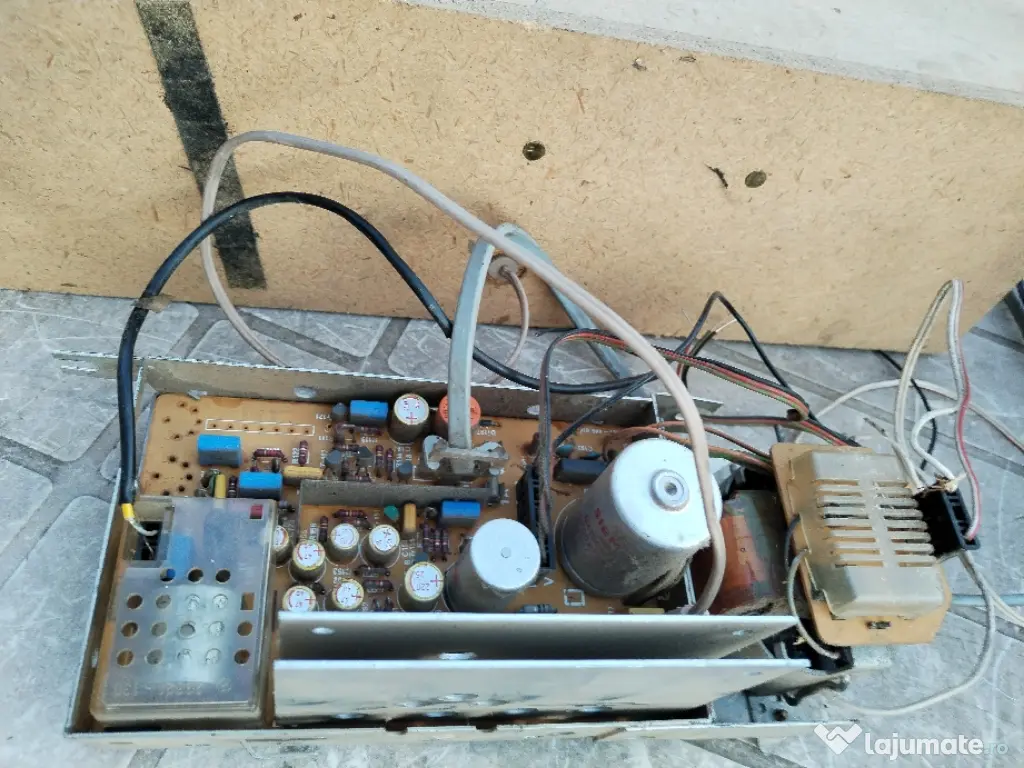 Boxă cu amplificator tv grundig 