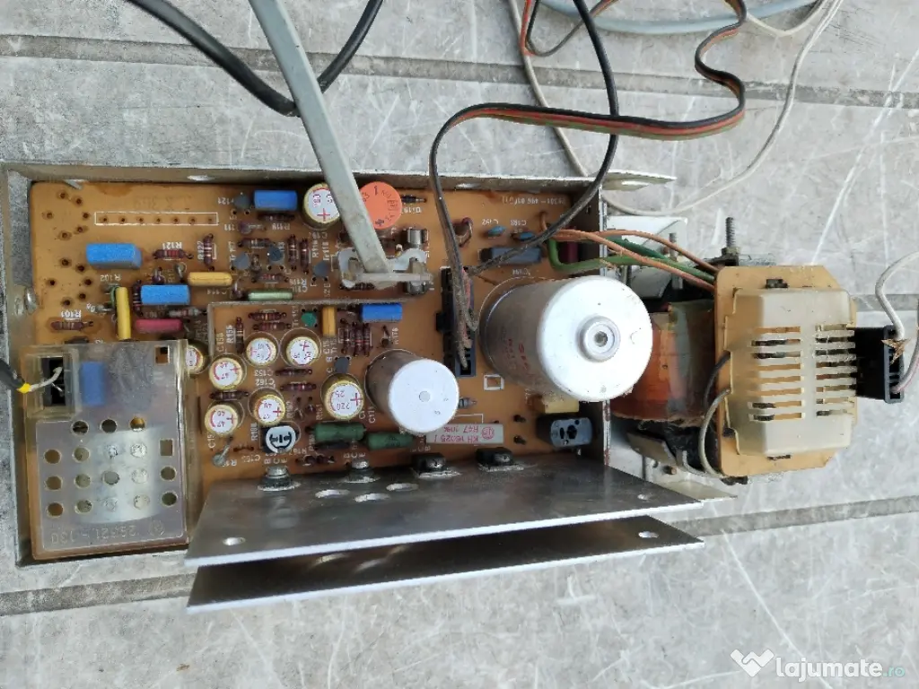 Boxă cu amplificator tv grundig 