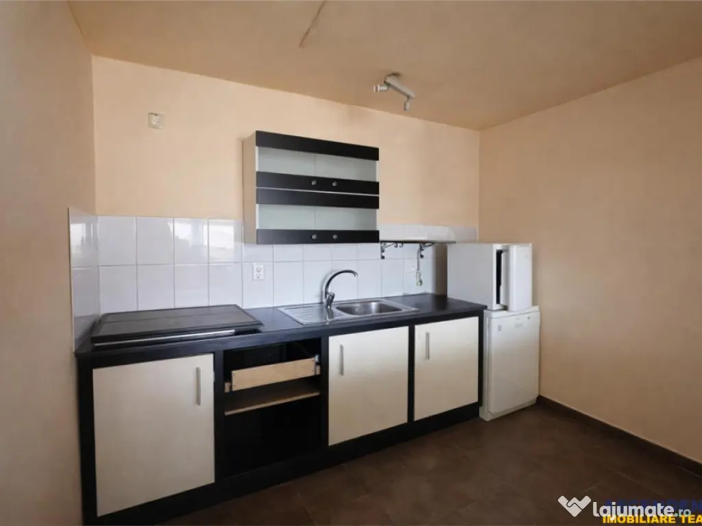 Film3D!Proprietate cu potential:casa, atelier,domeniu de 2.7 