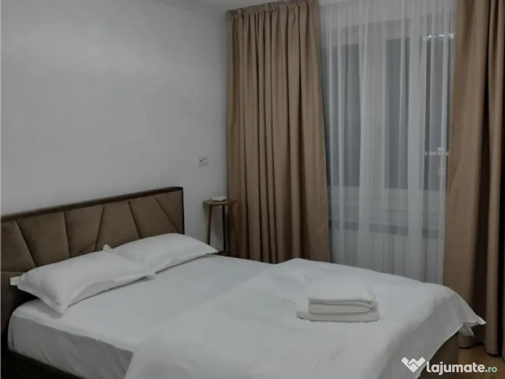 Apartament 3 camere renovat modern cu loc de parcare inclus 