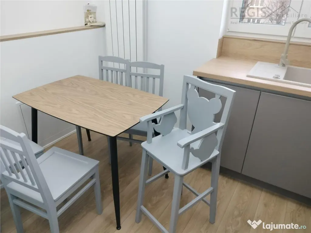 Apartament 3 camere renovat modern cu loc de parcare inclus 