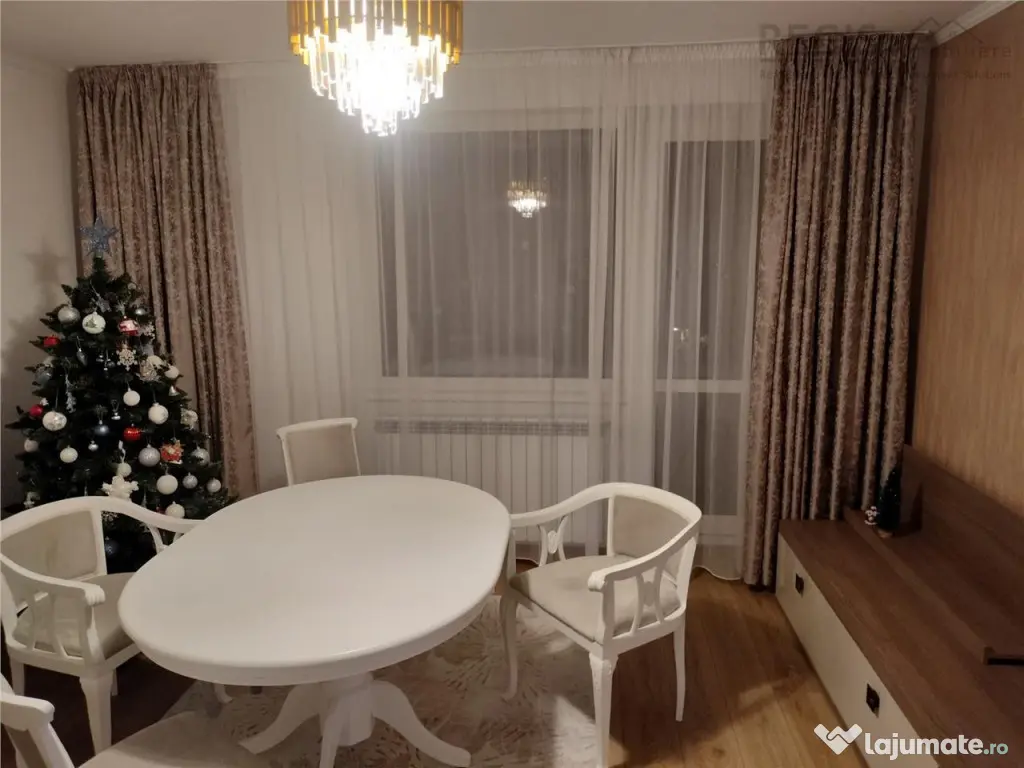 Apartament 3 camere renovat modern cu loc de parcare inclus 