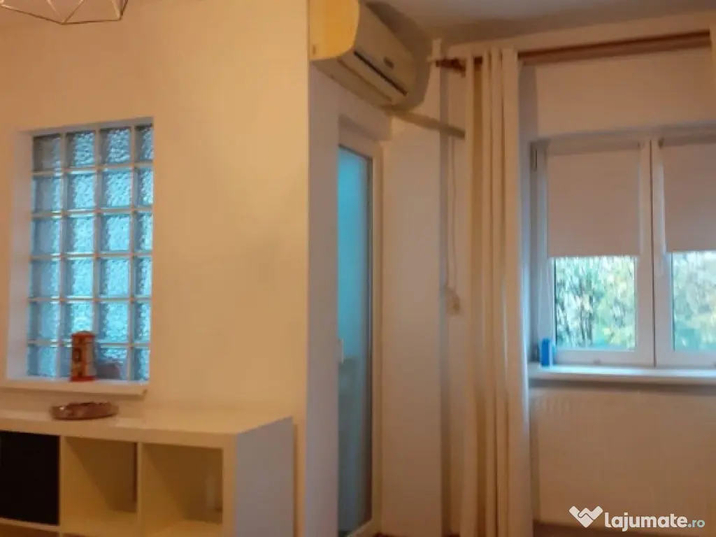 Piata sudului etaj 4 decomandat 