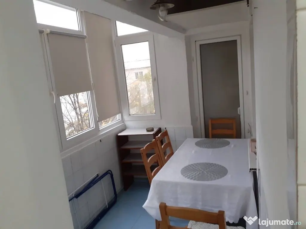 Piata sudului etaj 4 decomandat 