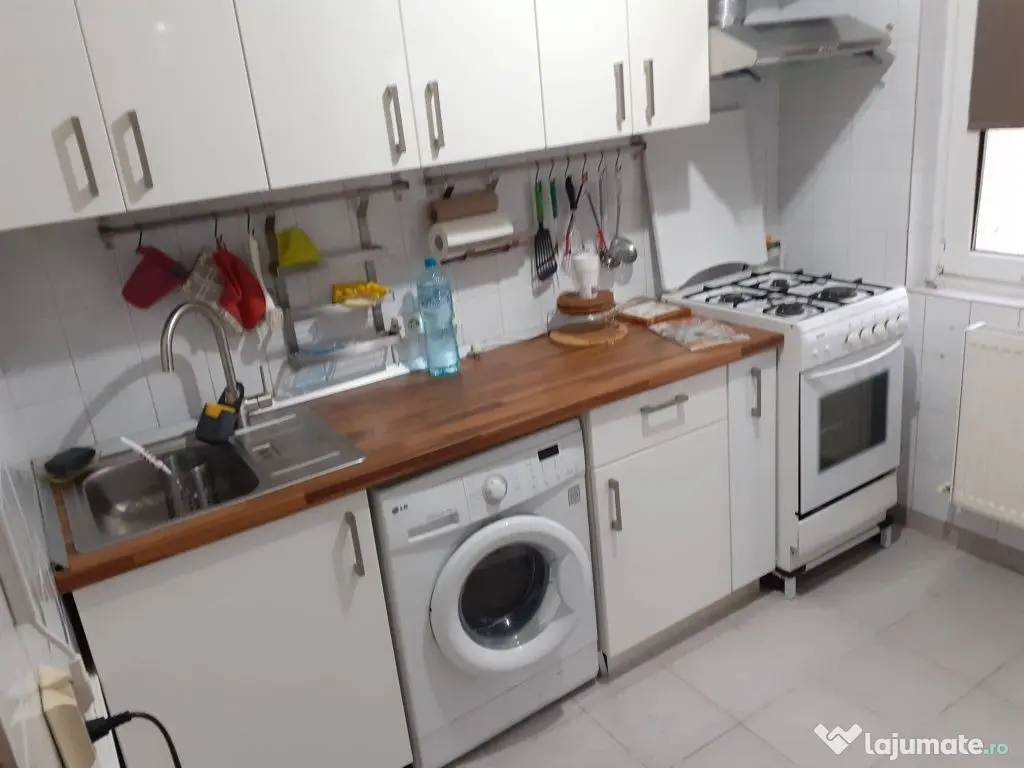 Piata sudului etaj 4 decomandat 