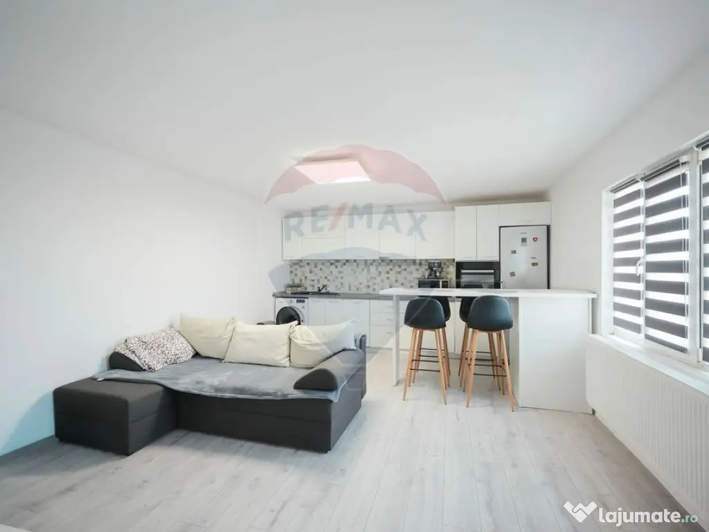 Clădire multifuncțională de vânzare – Strada Mește... 