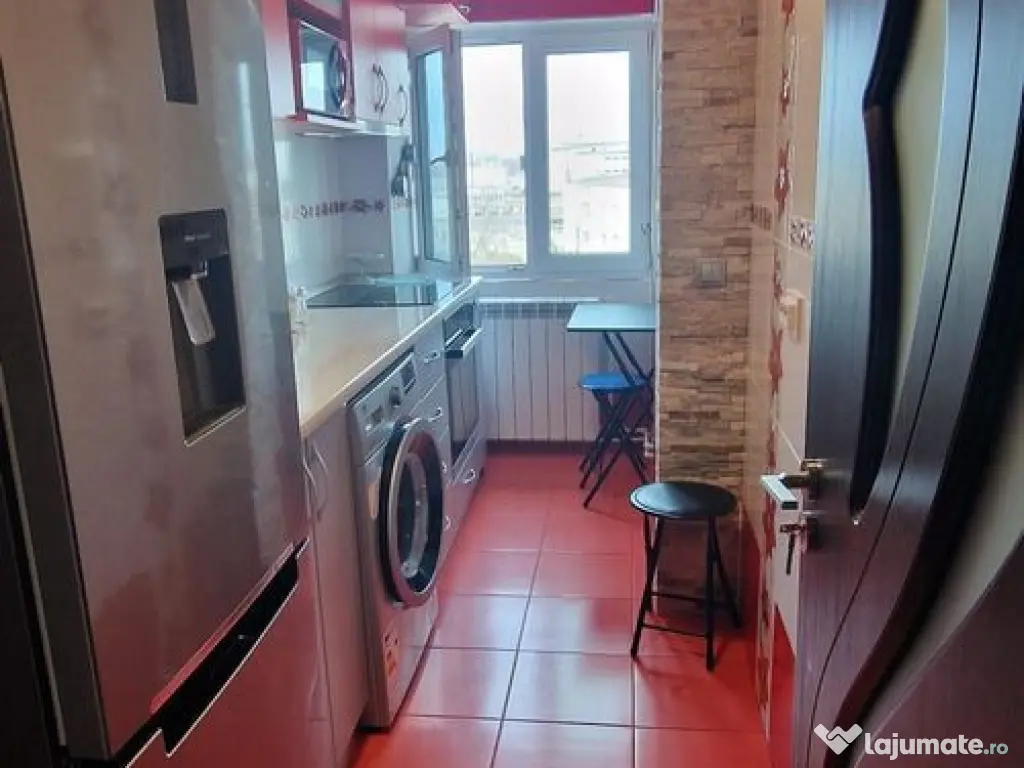 Garsoniera decomandata zona Far.