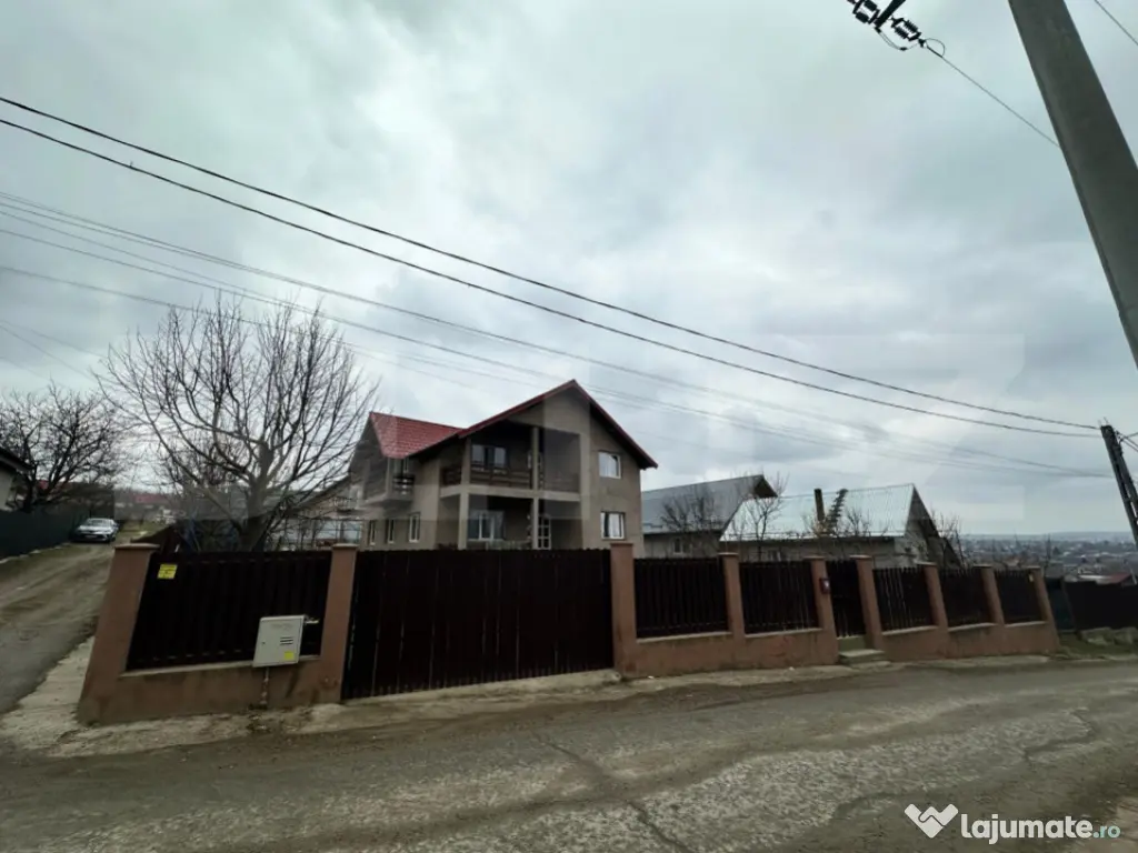 Vilă spațioasă P+1 de vânzare în Lunca Cetățuii – 1 