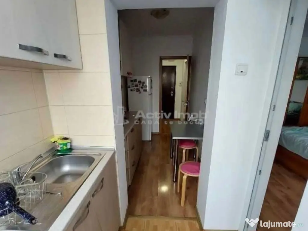 Garsoniera decomandata - Tineretului- strada Piscului