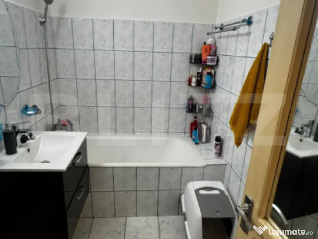 Apartament 4 camere decomandate, 86 mp, zona Soarelui