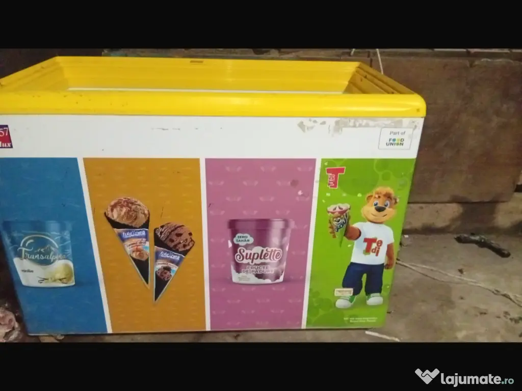 Vitrină și lada frigorifică Vand 