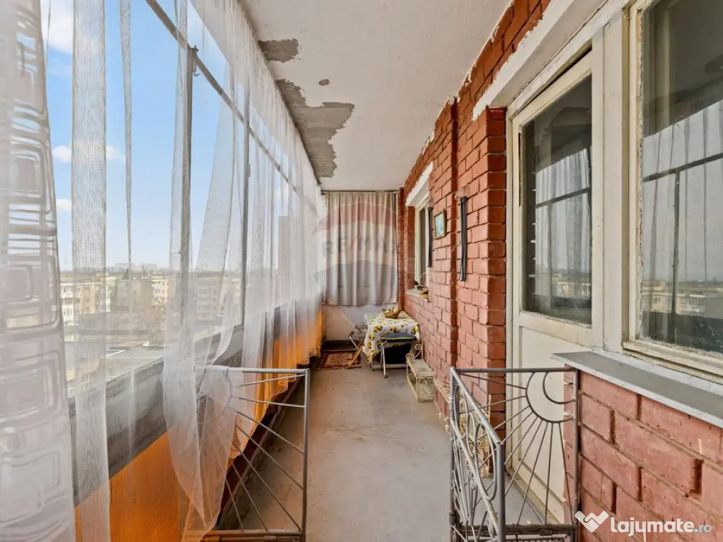 Apartament cu 3 camere de vânzare în zona Aurel Vlaicu 