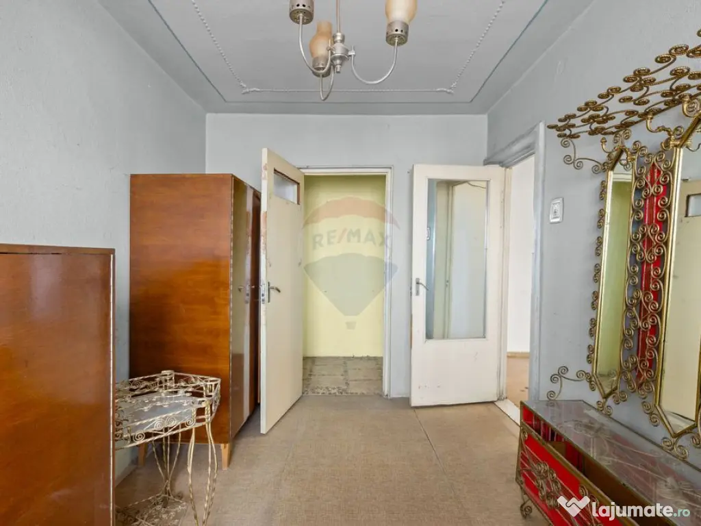 Apartament cu 3 camere de vânzare în zona Aurel Vlaicu 