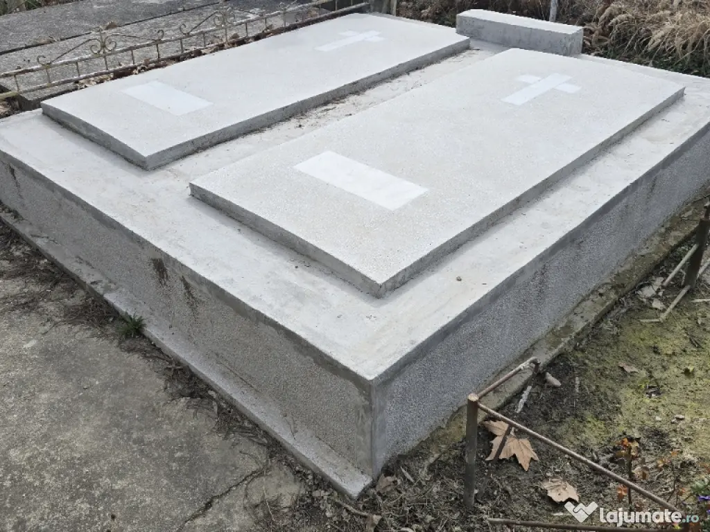 Vand 2 cripte Cimitirul Sfantul Gheorghe Pitesti