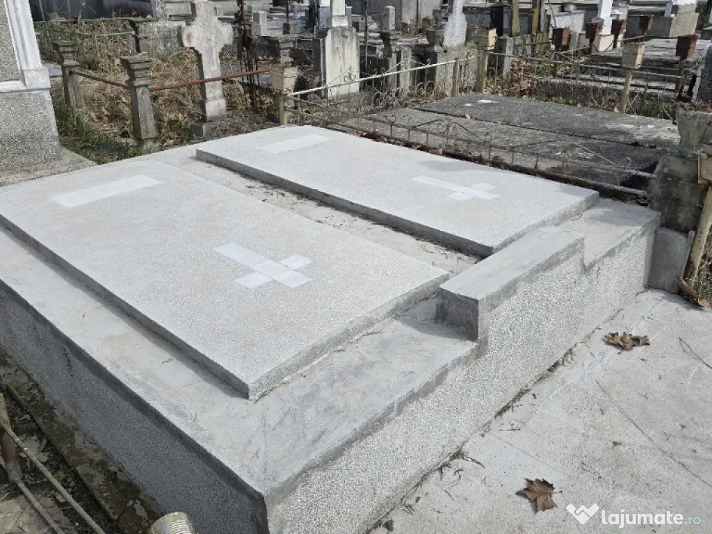Vand 2 cripte Cimitirul Sfantul Gheorghe Pitesti