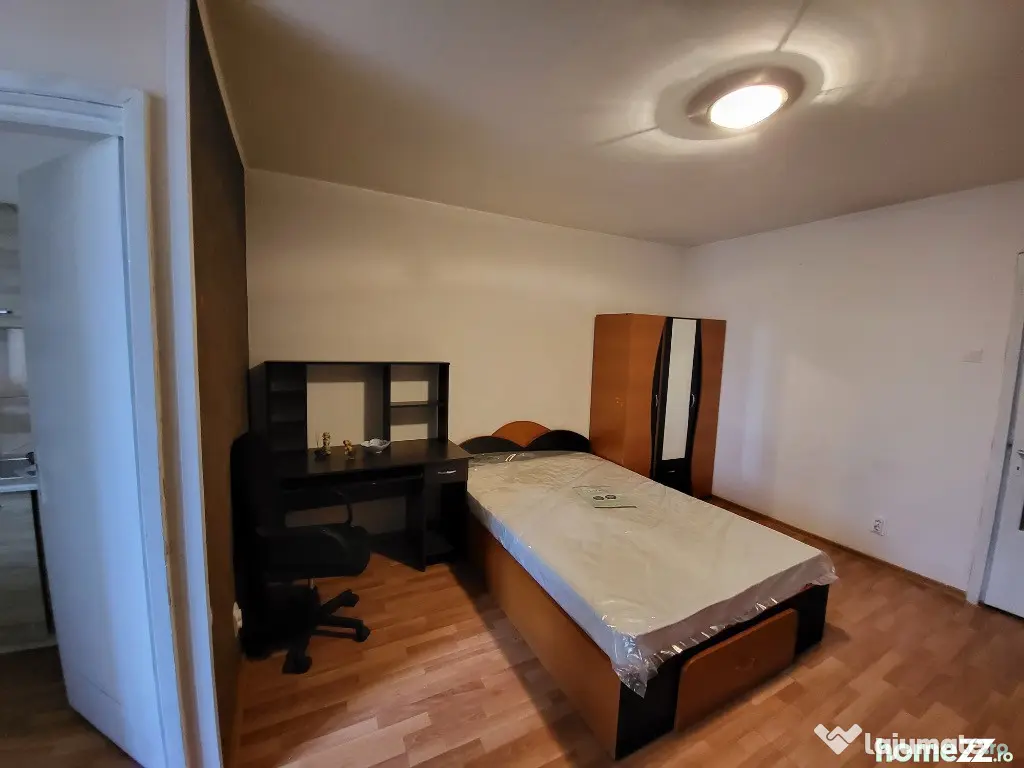 Vand garsoniera in cartierul Craiovei