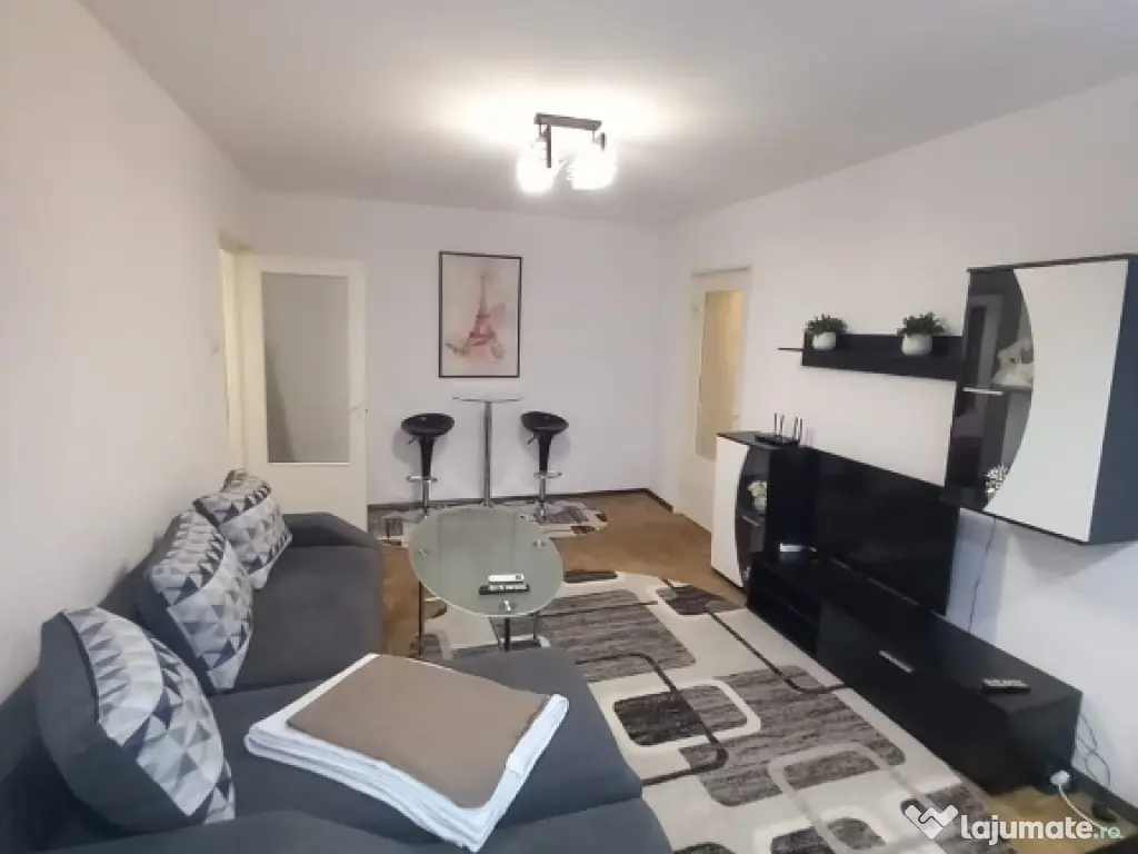 Proprietar închiriez apartament 2 camere  Apărătorii Patriei 