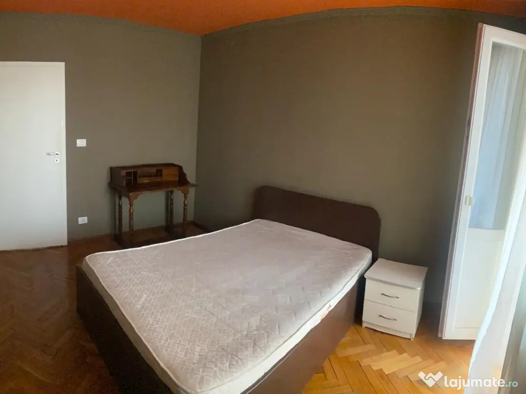 Inchiriez Apartament cu 3 camere in Rogerius Oradea