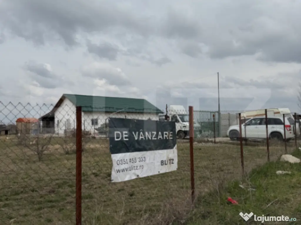 Teren intravilan mixt-industrie, depozite, servicii, 800 mp 