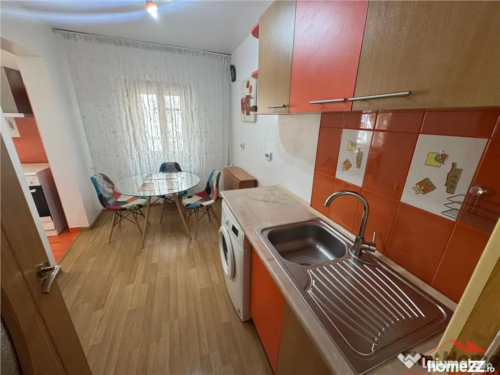 Ap 2 cam, etaj 1, parcare, central - POMPIERI