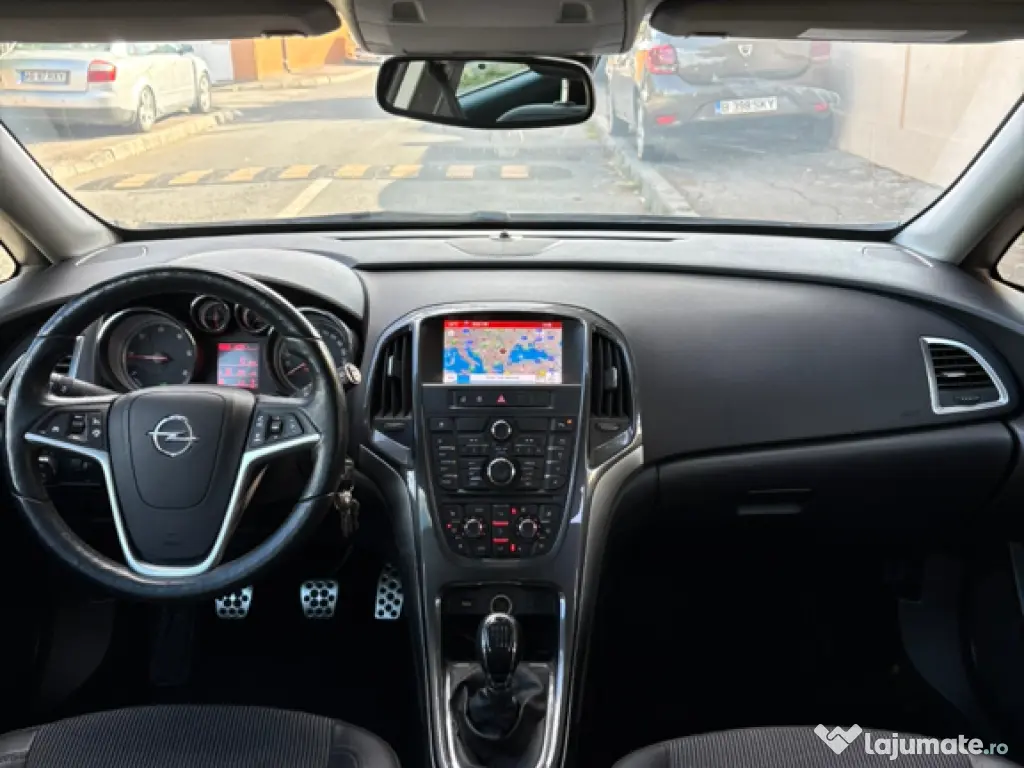 Opel Astra J Sports Tourer 2014