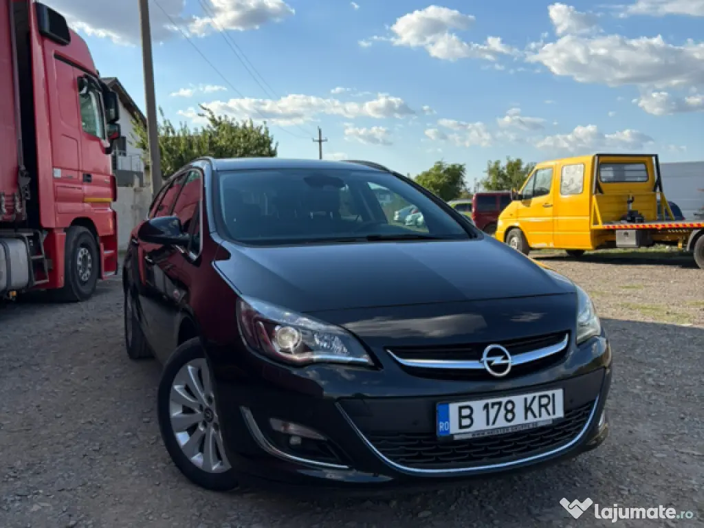 Opel Astra J Sports Tourer 2014