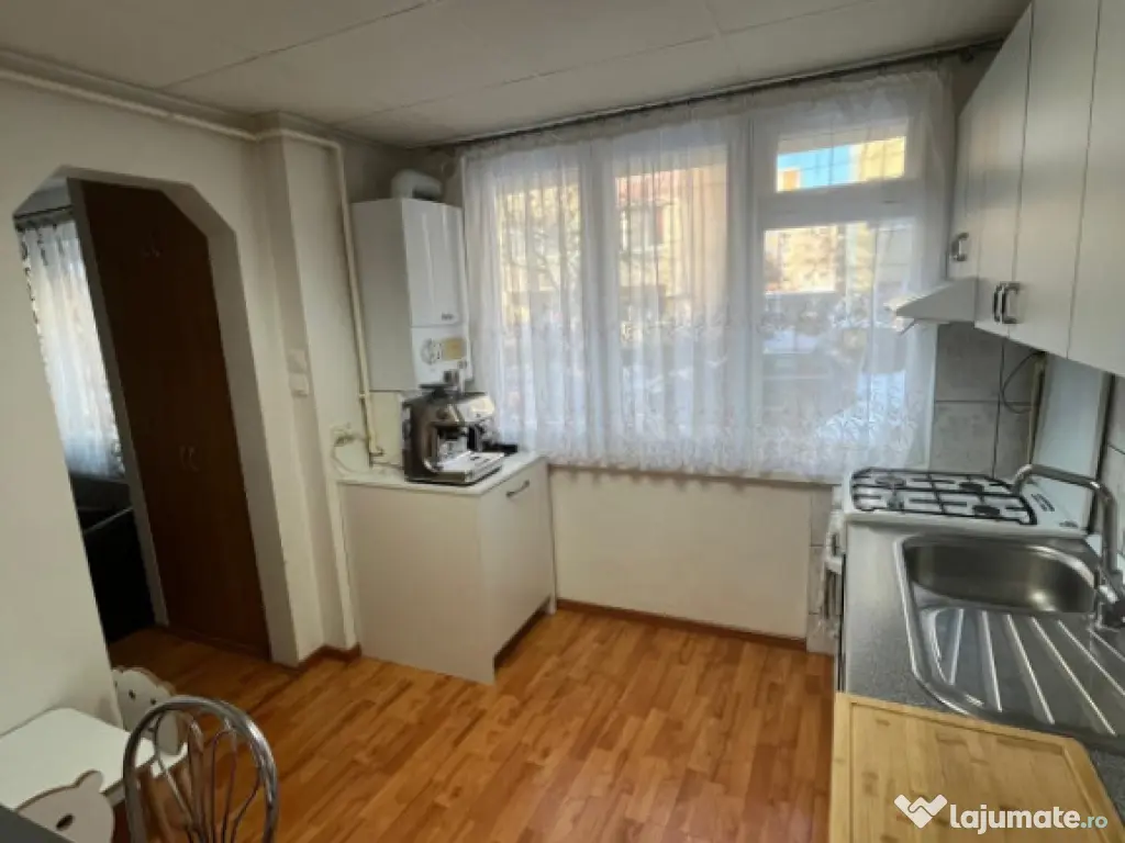 Apartament 3 camere, 55 mp utili, zona Bogdan Voda 