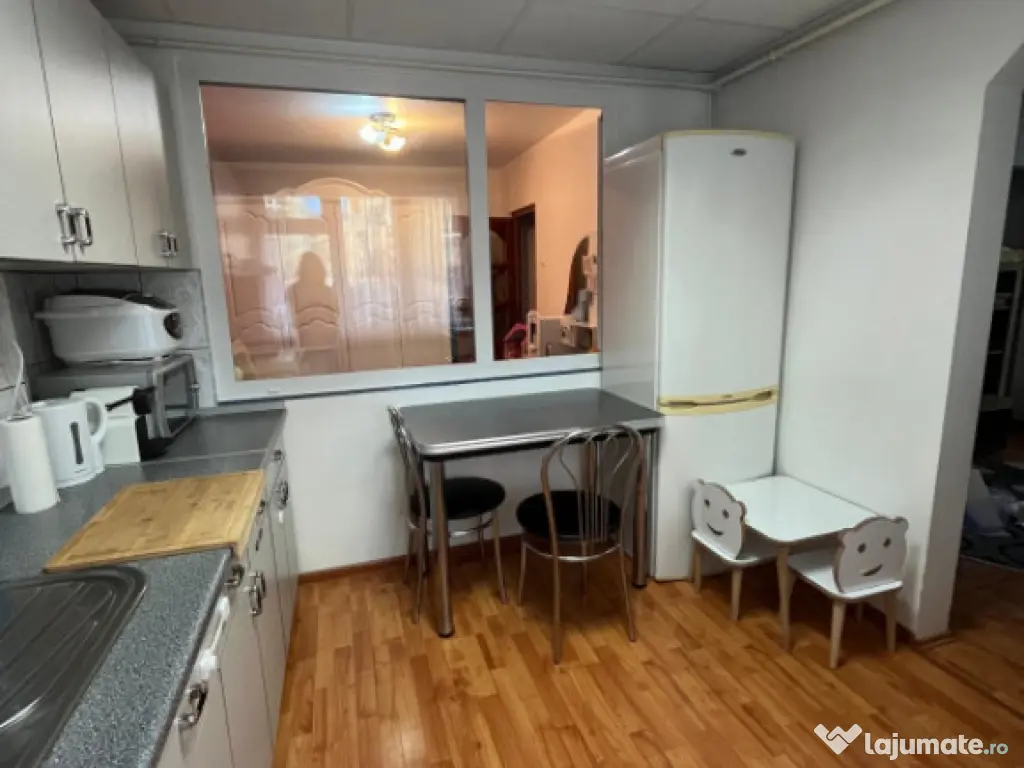 Apartament 3 camere, 55 mp utili, zona Bogdan Voda 