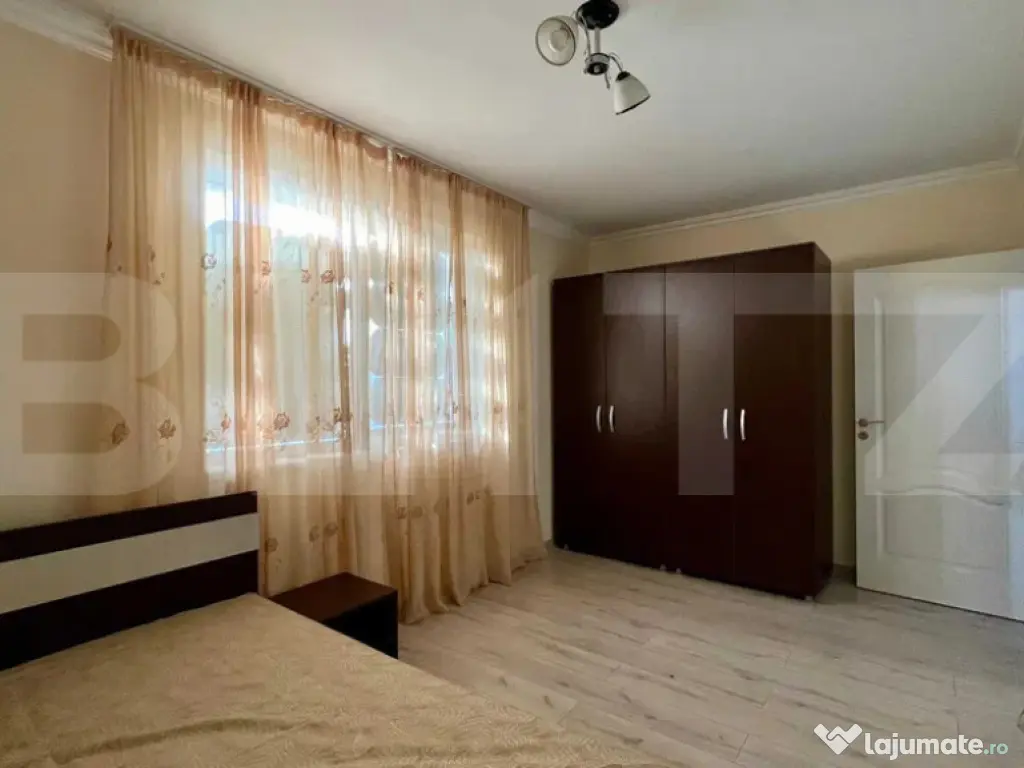 Apartament 3 camere, 65 mp, parcare, zona Cetății 