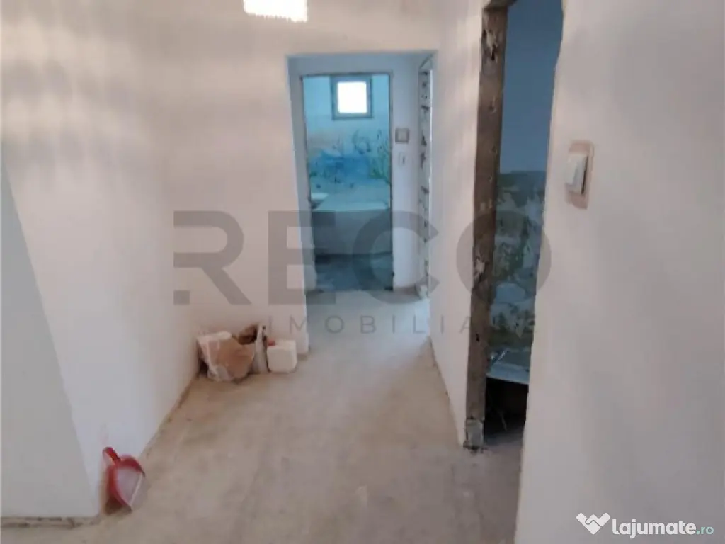 RECO apartament cu 3 camere decomandat cu lift 