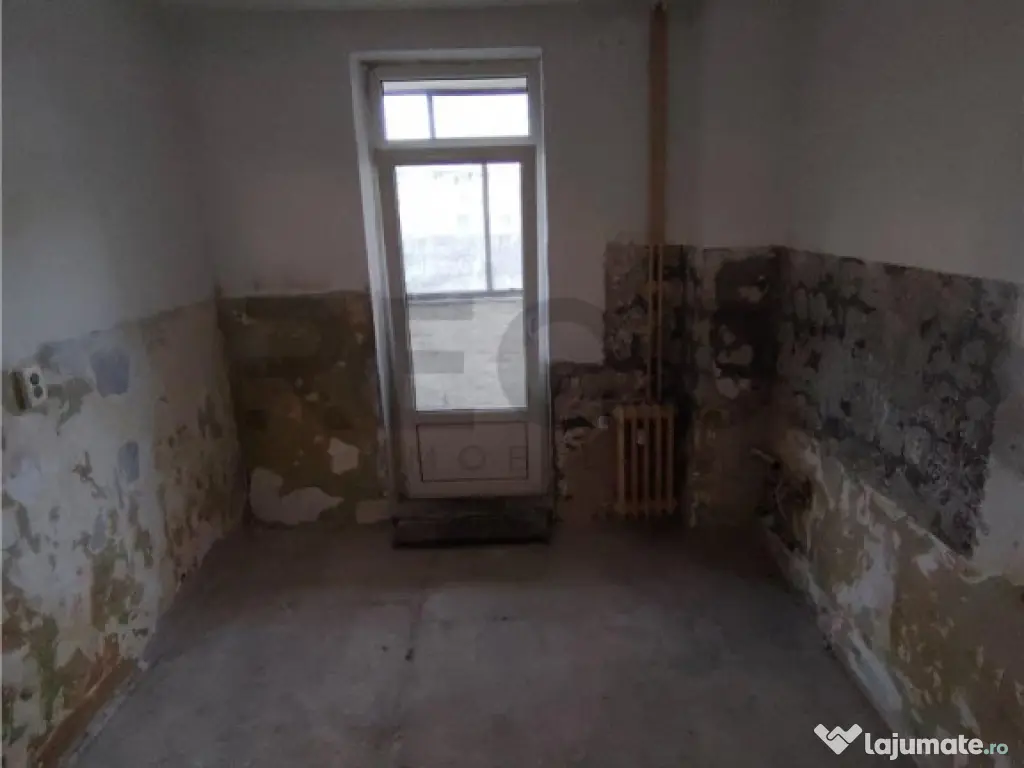 RECO apartament cu 3 camere decomandat cu lift 