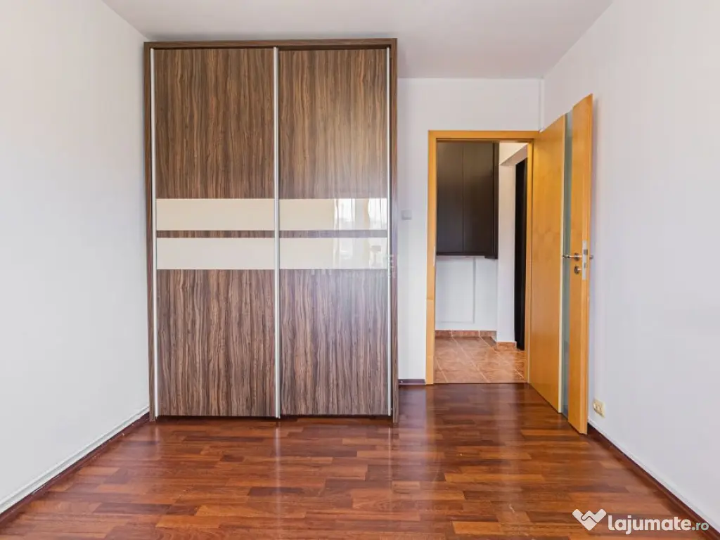 Apartament 4 camere suprafata mare zona Scriitorilor Brasov 