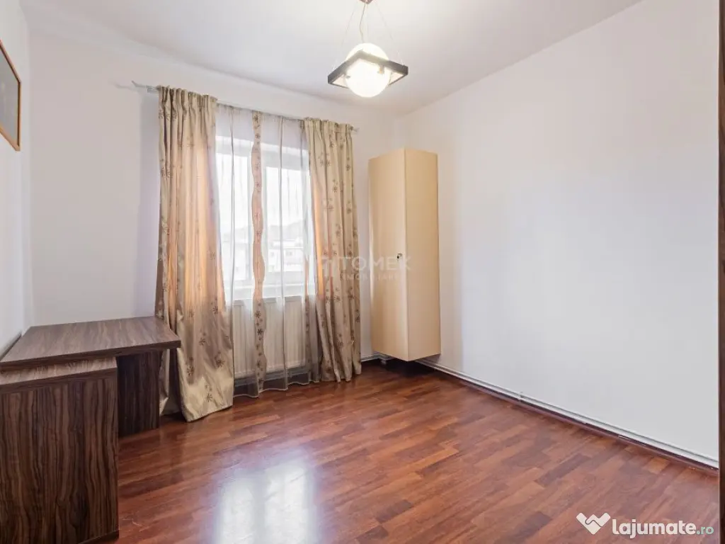 Apartament 4 camere suprafata mare zona Scriitorilor Brasov 