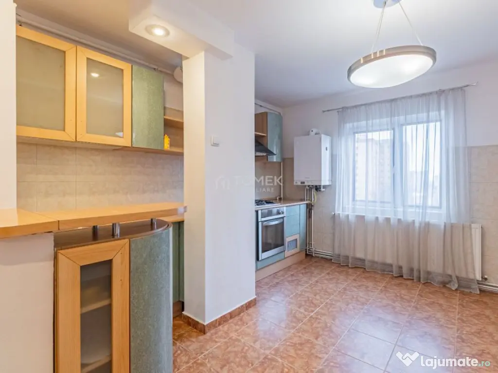 Apartament 4 camere suprafata mare zona Scriitorilor Brasov 