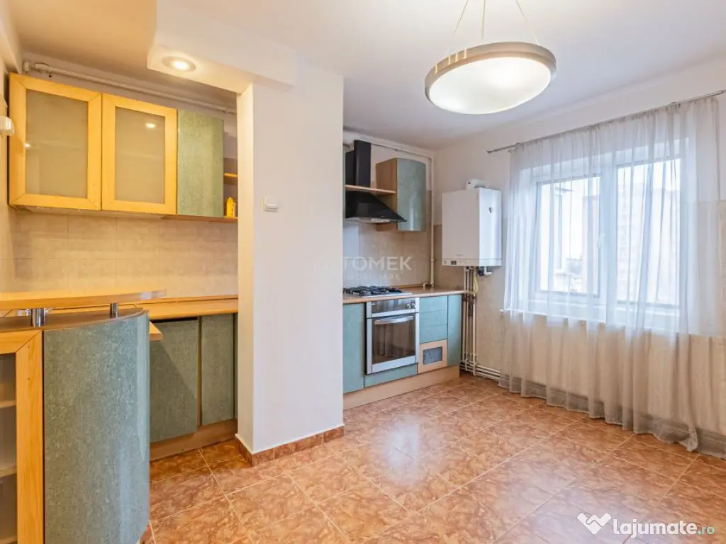 Apartament 4 camere suprafata mare zona Scriitorilor Brasov 