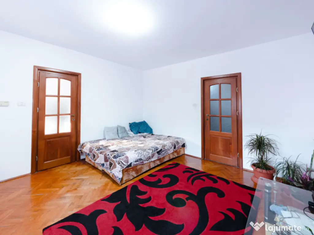 Casa cu 3 camere si 785 mp teren, zona Micalaca, Arad 