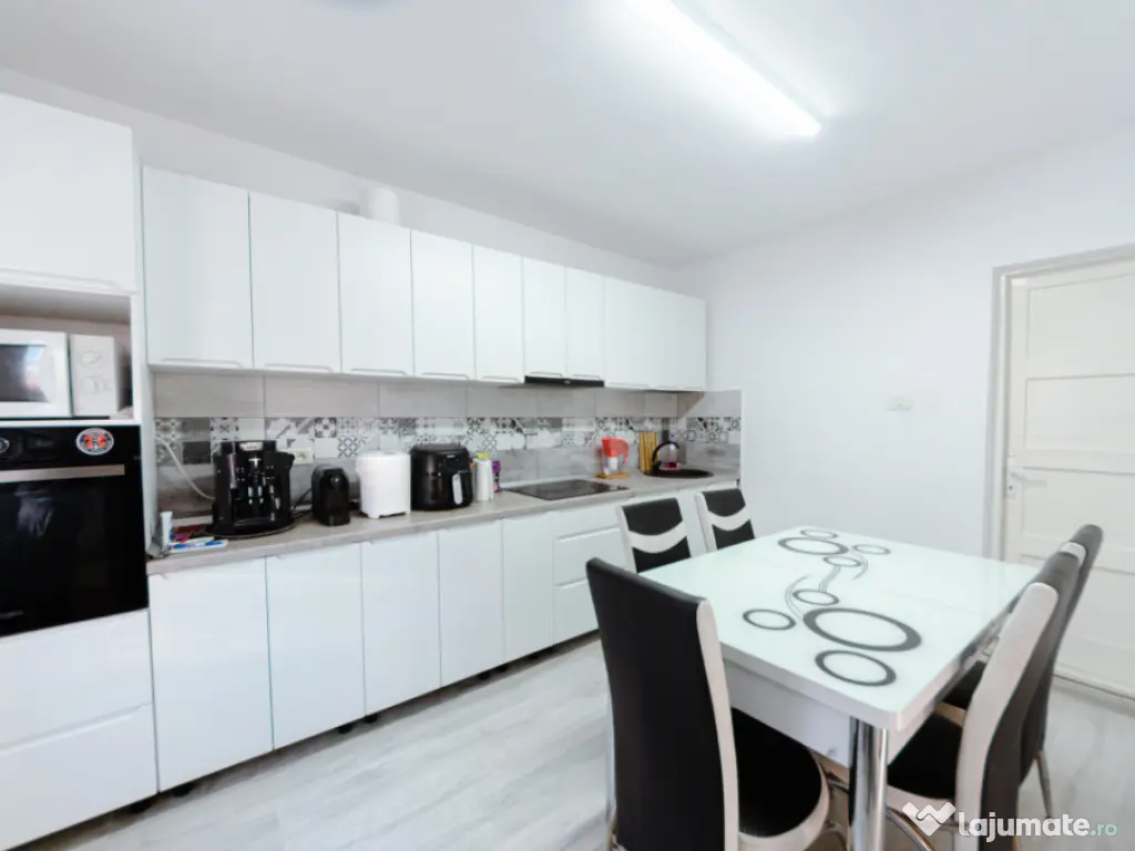 Casa cu 3 camere si 785 mp teren, zona Micalaca, Arad 