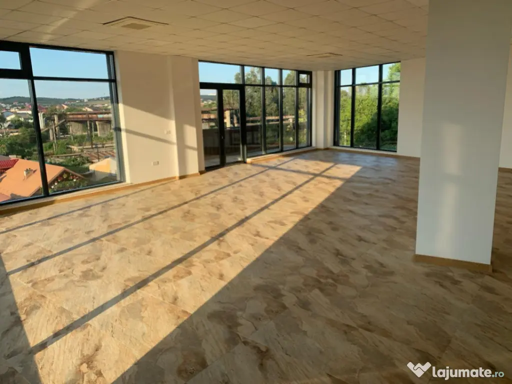 Spatiu comercial parter, 100 mp suprafata utila, Rovine 