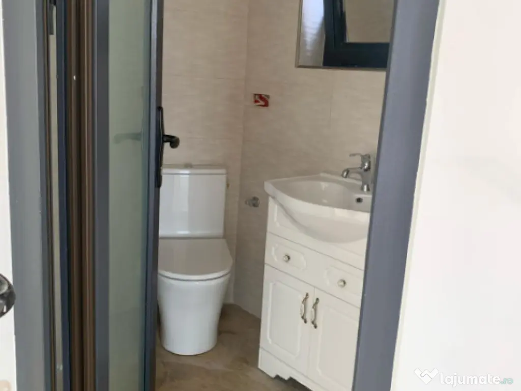 Spatiu comercial parter, 100 mp suprafata utila, Rovine 