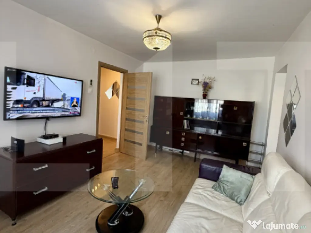 Apartament Primitor cu 3 Camere – Zona Românilor 