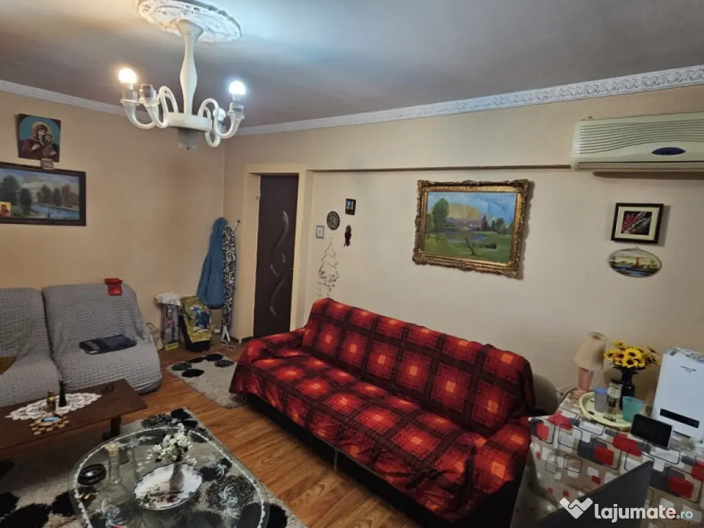 Blv BUCURESTI - 2 camere decomandat ,8/8 , liber -68500 euro 