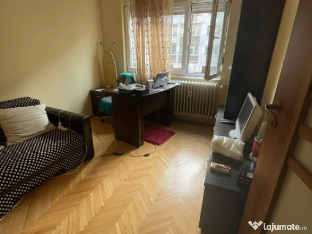 Apartament 3 camere decomandat ,Valea Ialomiței 