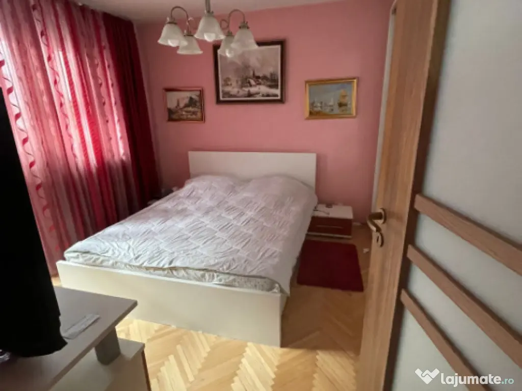 Apartament 3 camere decomandat ,Valea Ialomiței 