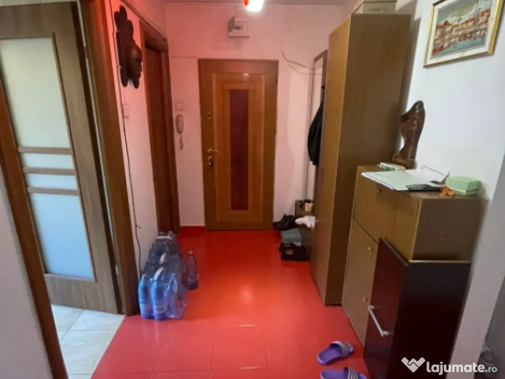 Apartament 3 camere decomandat ,Valea Ialomiței 