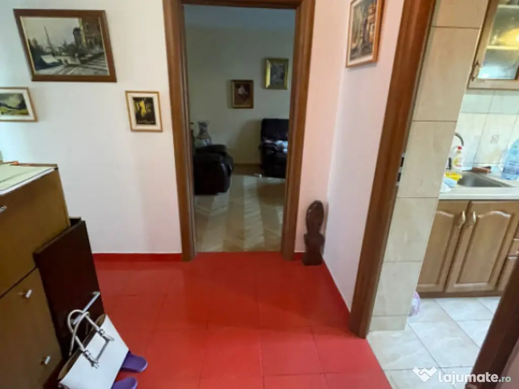 Apartament 3 camere decomandat ,Valea Ialomiței 