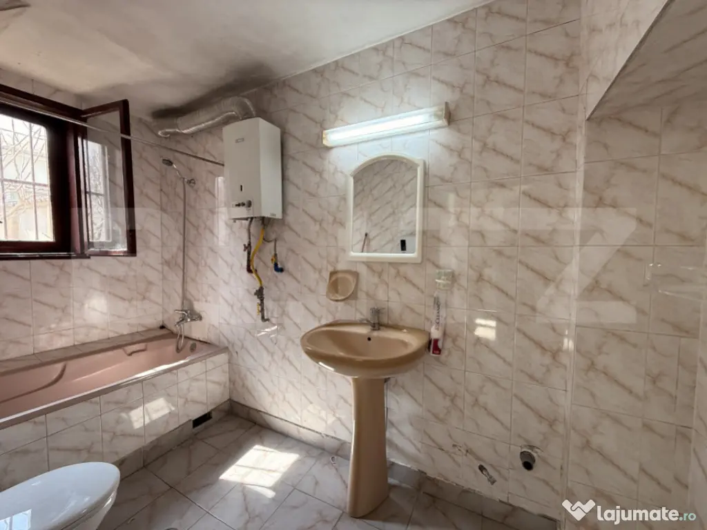 Casă S + P + Pod 200 mp, teren 427 mp, vad auto și pietona 