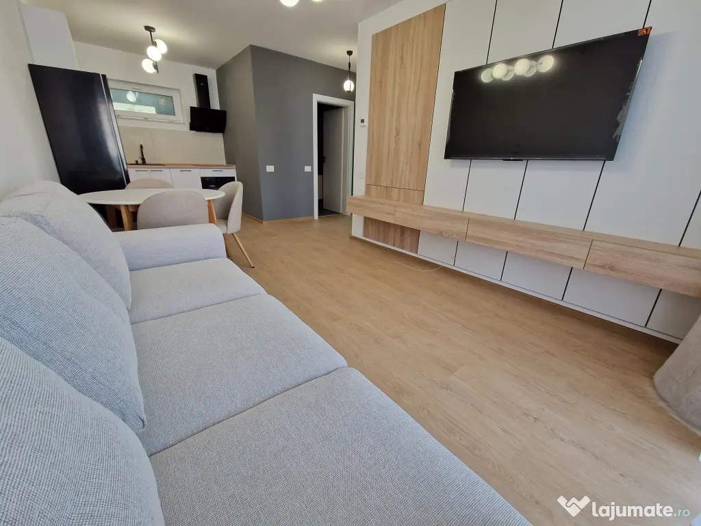 Închiriez apartament ULTRACENTRAL și ultrafinisat în bloc nou 