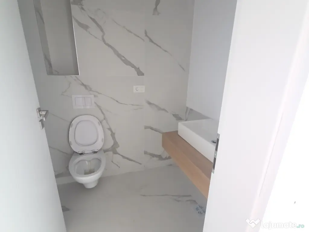 Studio cu vedere la mare si Parcare pe malul marii 